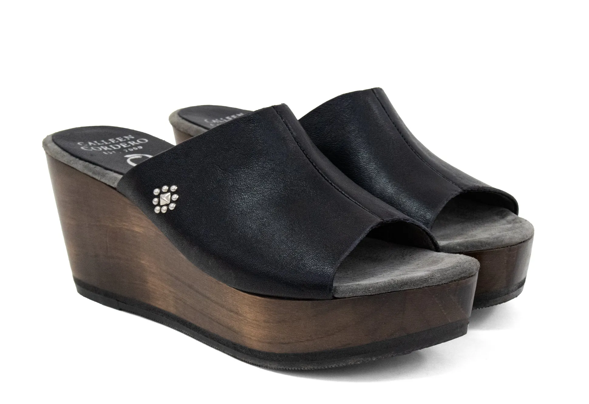loki_a_wedge_1.webp Calleen Cordero Loki A20 Wedge | Wedges