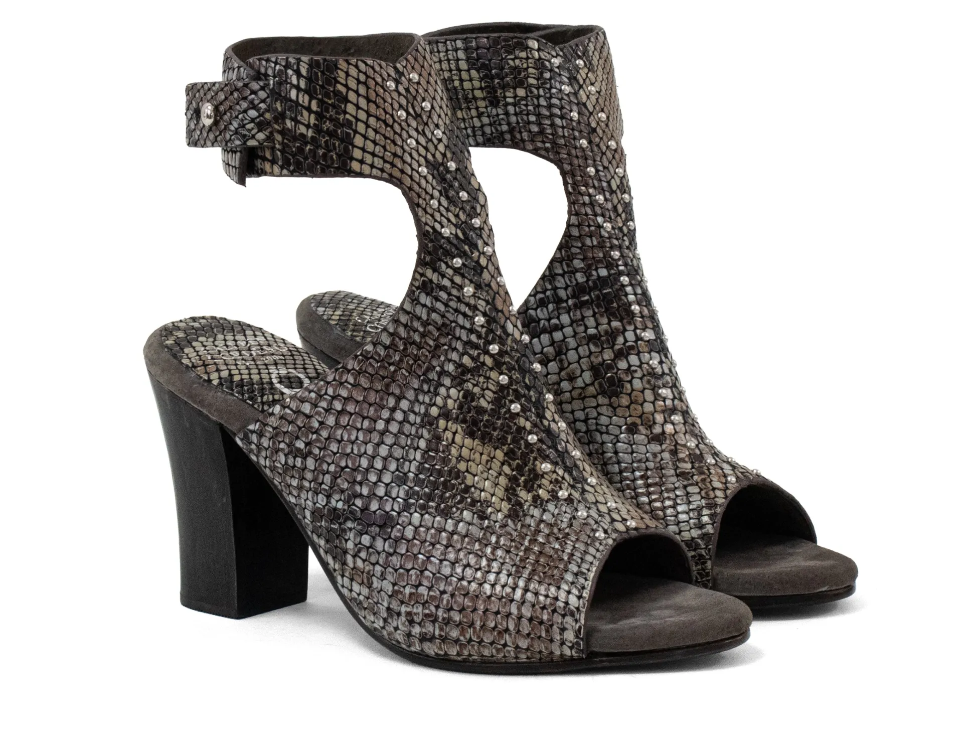 pia_a_s_heel_1.webp Calleen Cordero Pia A80 200's Heel | Heels